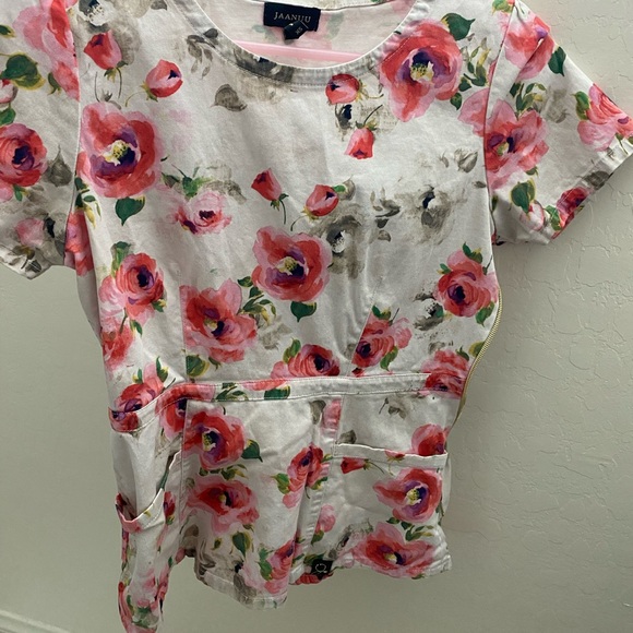 Jaanuu Tops - Floral Scrub top